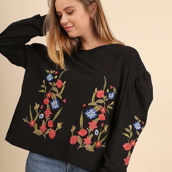 Embroidered puff sleeve oversized long sleeve tee - Picture 2 of 5